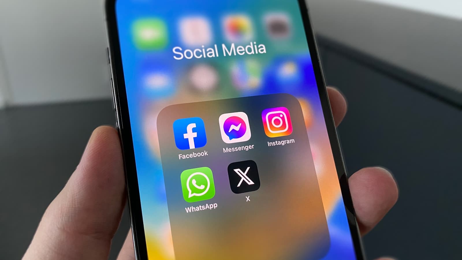 Instagram aplikacija otvorena na ekranu telefona